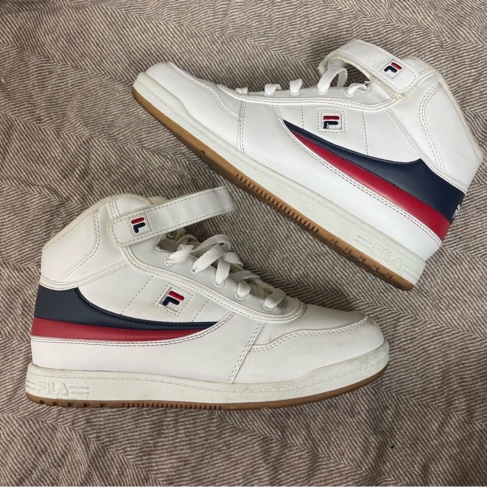 FILA Hightops Youth/Women Sneakers Vintage 90s Velcro Size 5 1/2‎ Old Designer